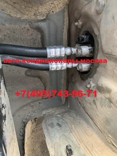 Тойота Fortuner замена трубок заднего контура кондиционера