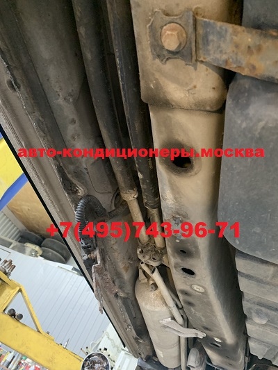 Фольксваген Туарег замена трубок заднего контура кондиционера