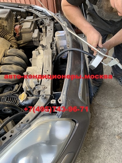 Тойота Авенсис ремонт трубки кондиционера высокого давления